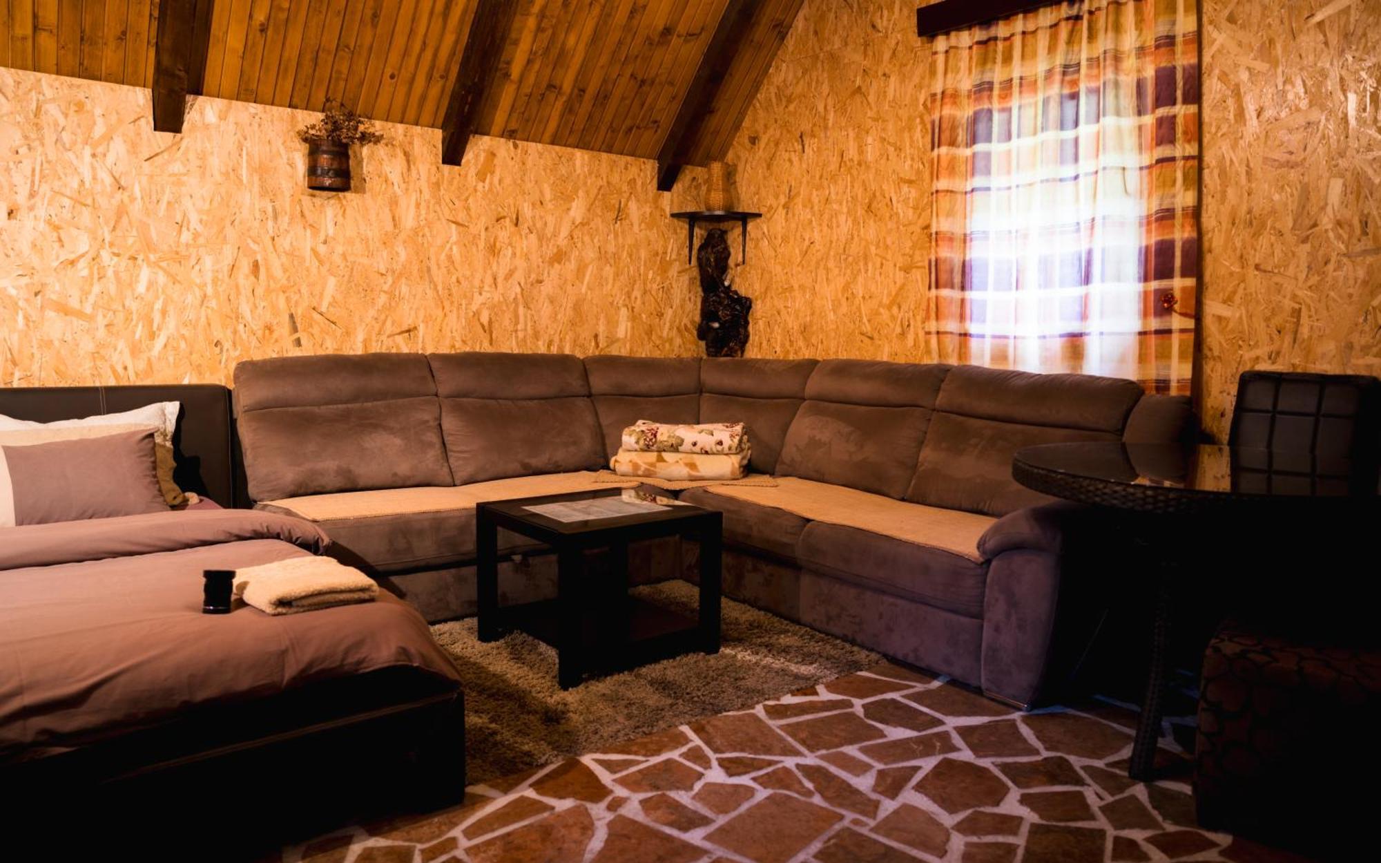 Готель Detached House Milivoje Poscenje Екстер'єр фото