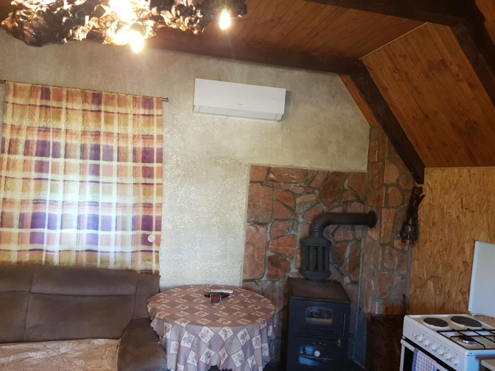 Готель Detached House Milivoje Poscenje Екстер'єр фото