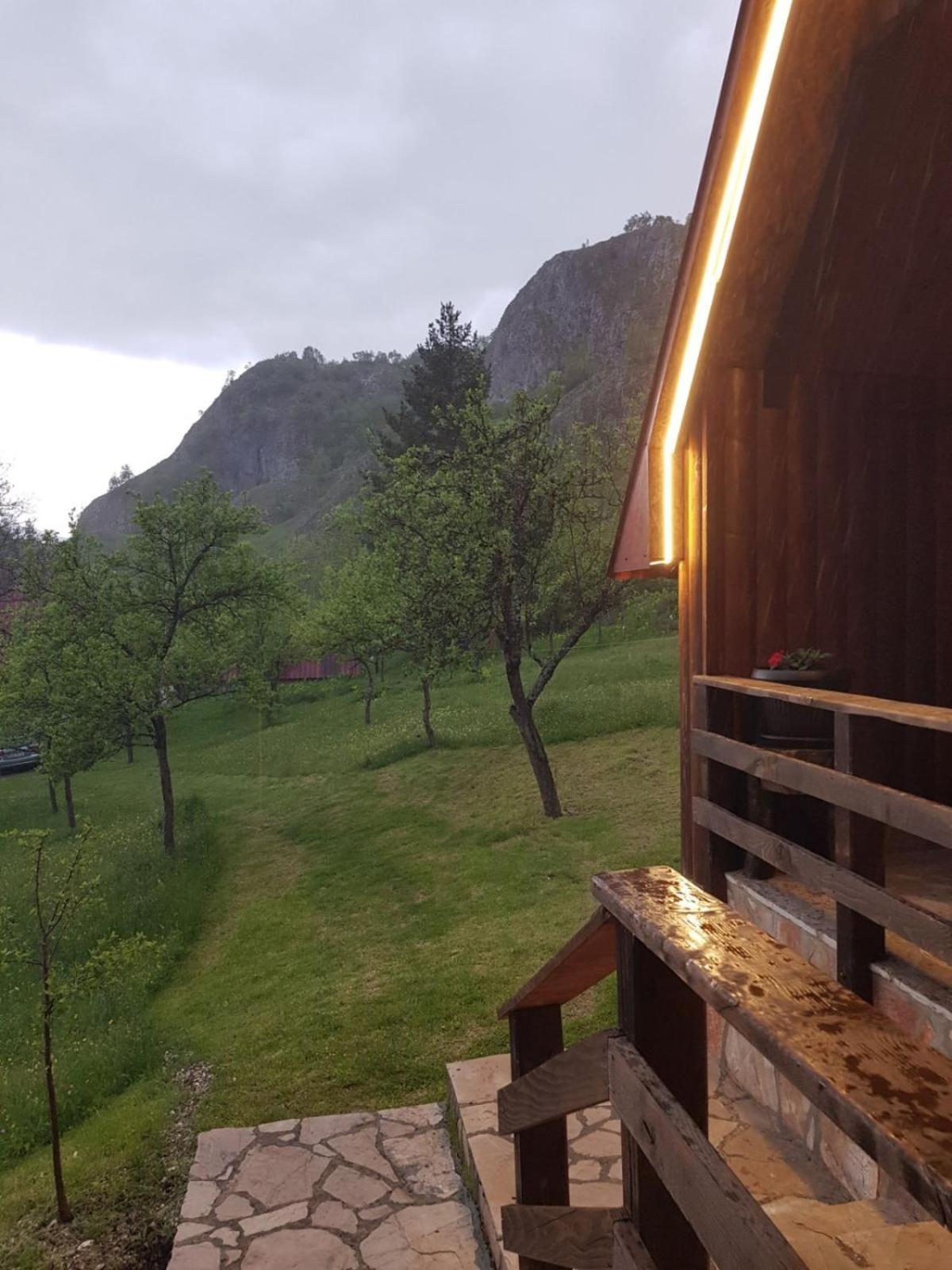 Готель Detached House Milivoje Poscenje Екстер'єр фото