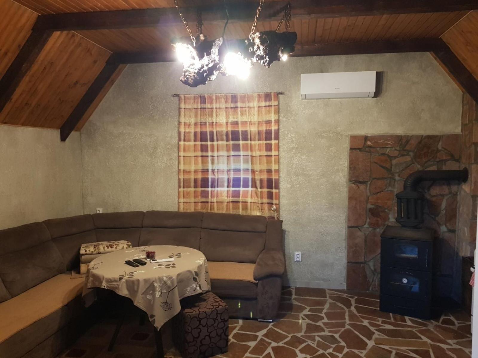 Готель Detached House Milivoje Poscenje Екстер'єр фото